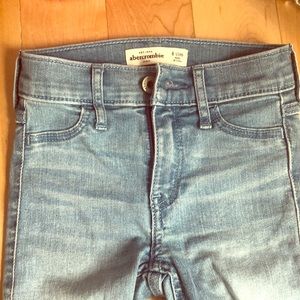Abercrombie Kids size 8 slim skinny jeans